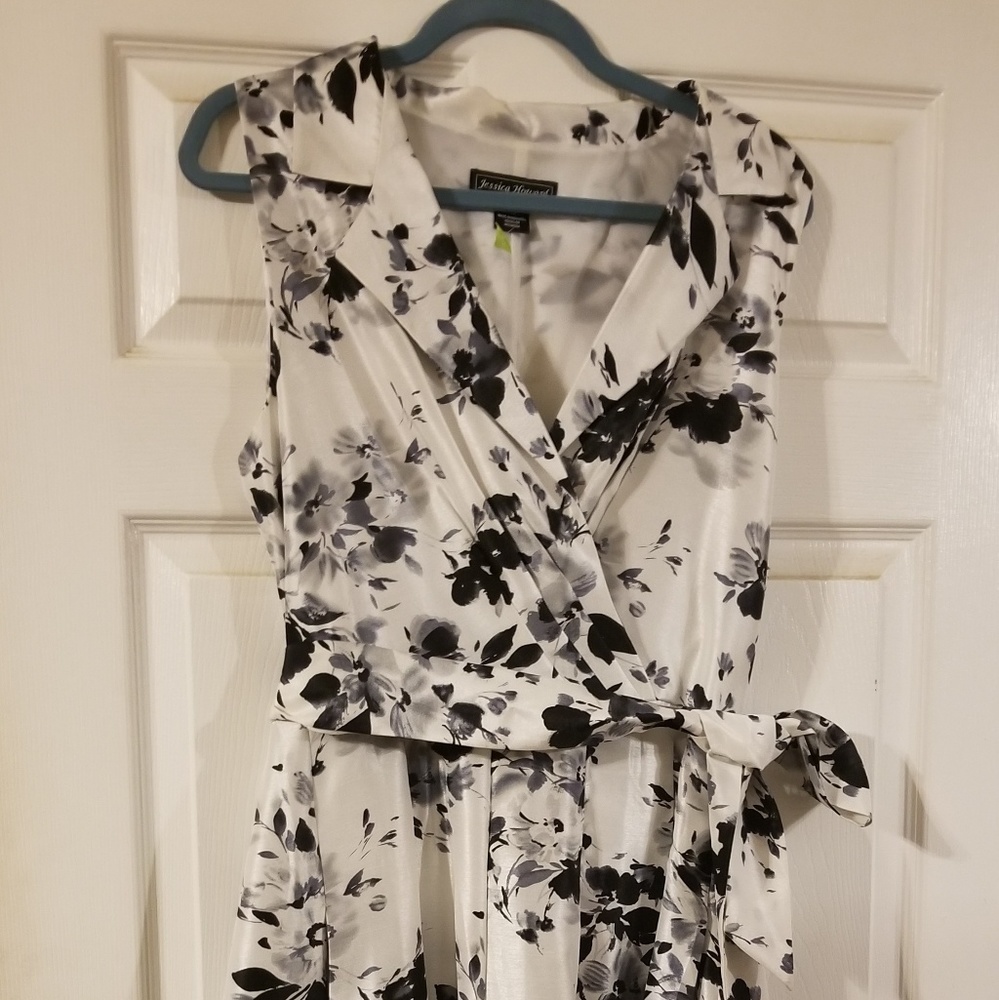 Shimmery black/white sleeveless shirt-waist dress